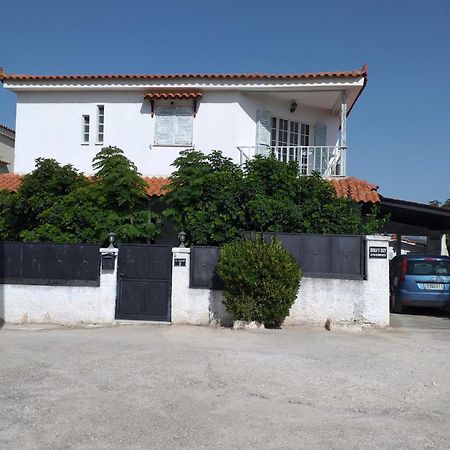 Roulas Cozy Apartments Ártemida Kültér fotó
