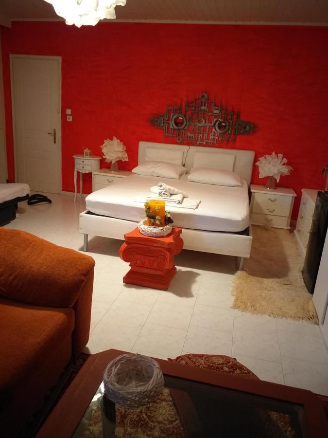 Roulas Cozy Apartments Ártemida Kültér fotó