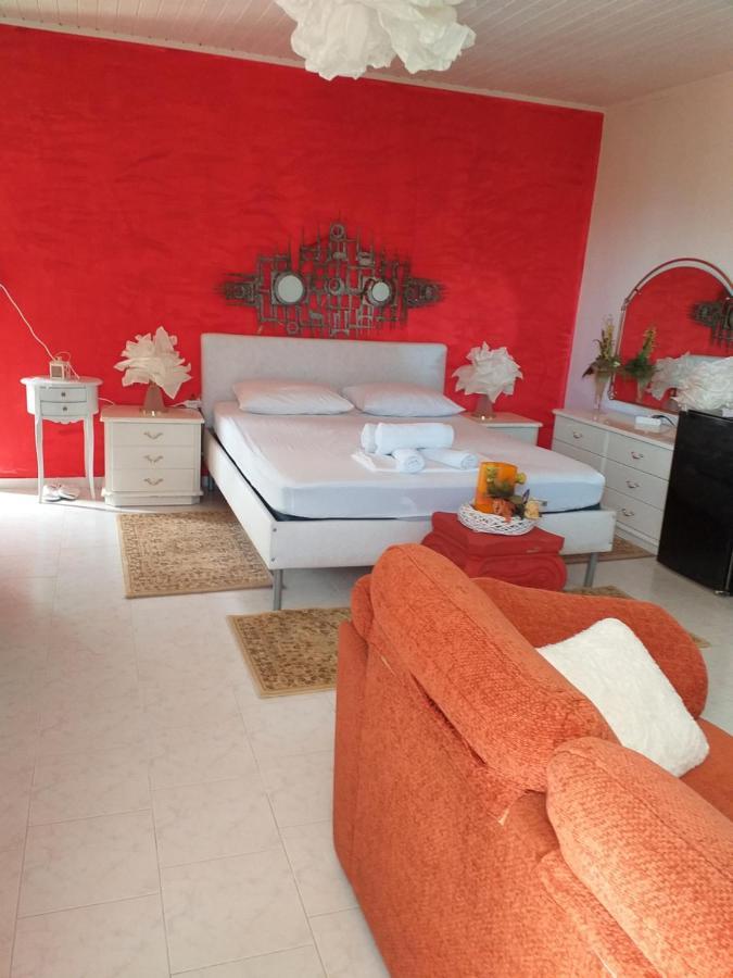 Roulas Cozy Apartments Ártemida Kültér fotó