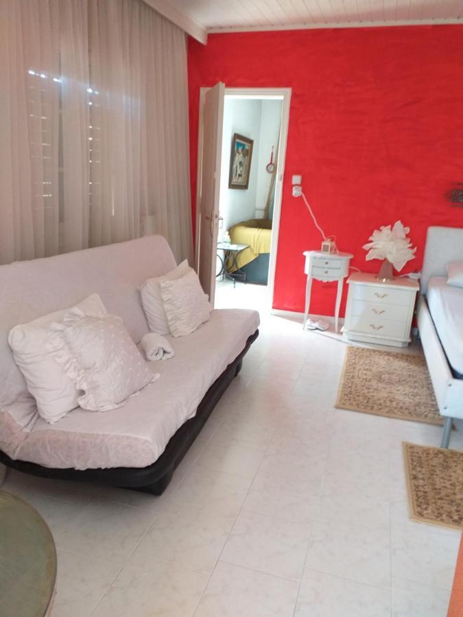 Roulas Cozy Apartments Ártemida Kültér fotó