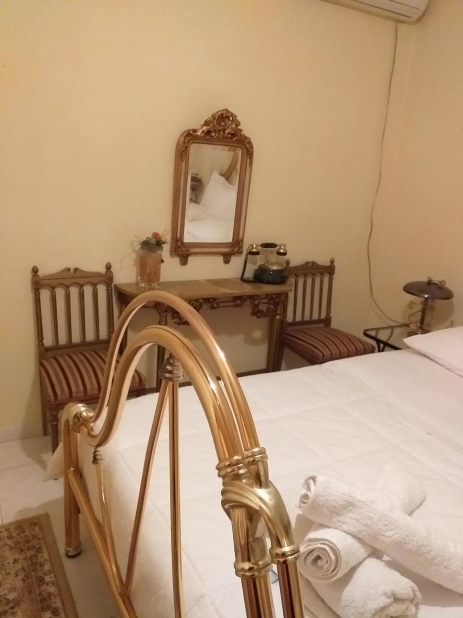 Roulas Cozy Apartments Ártemida Szoba fotó